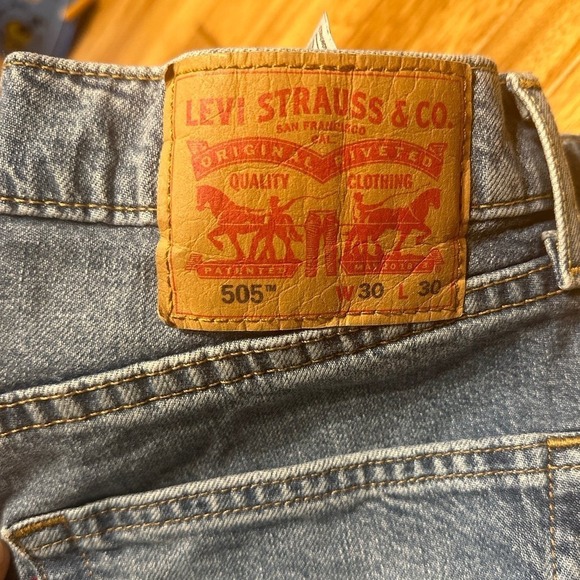 Men's Levi Strauss 505 Jeans 30 x 30 Medium Wash - Picture 2 of 6